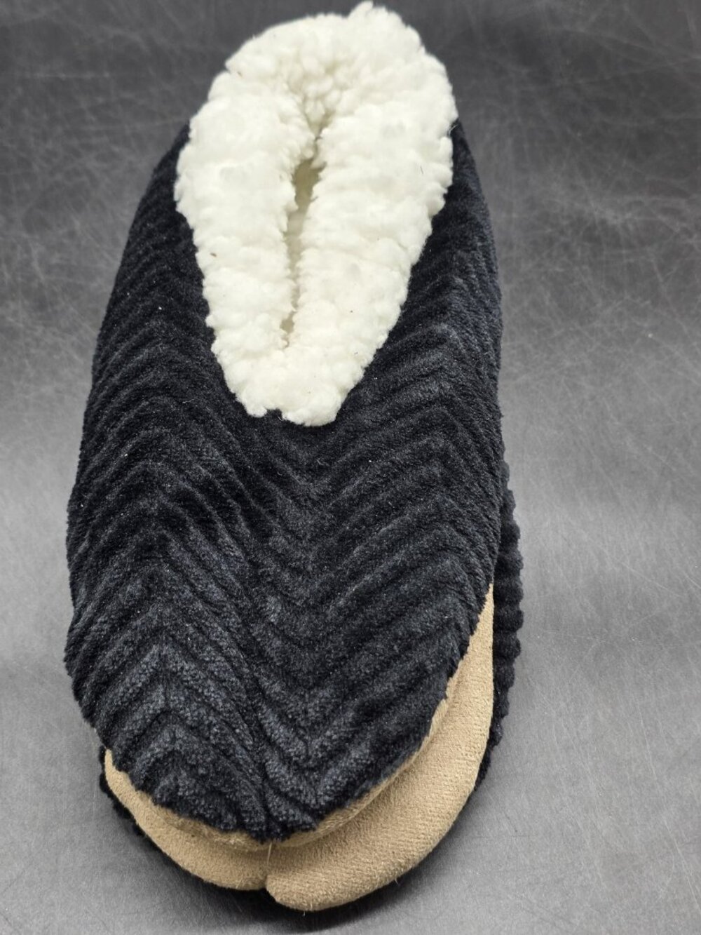 Mixit Slipper Socks Womens Size XL Black Chevron Non Slip Fuzzy Winter Cozy